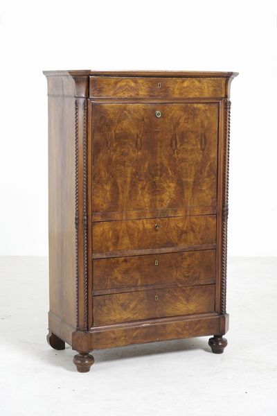 Secretaire lastronato in piuma di mogano. Fine XIX-inizi XX secolo  - Asta Antiquariato - Associazione Nazionale - Case d'Asta italiane
