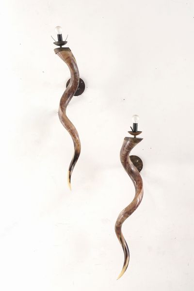 Coppia di appliques ricavate da corna  - Asta Antiquariato - Associazione Nazionale - Case d'Asta italiane