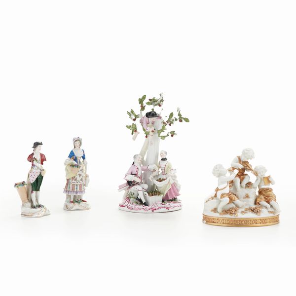 Due gruppi e due figurine.<BR>Manifatture diverse, XX secolo.  - Asta Antiquariato - Associazione Nazionale - Case d'Asta italiane