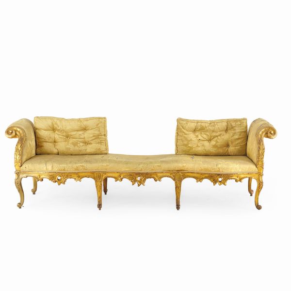 Panchetto imbottito in legno intagliato e dorato. XIX secolo  - Asta Antiquariato - Associazione Nazionale - Case d'Asta italiane