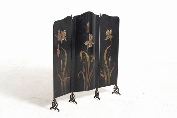 Paravento in legno ebanizzato. Fine XIX-inizi XX secolo  - Asta Antiquariato - Associazione Nazionale - Case d'Asta italiane