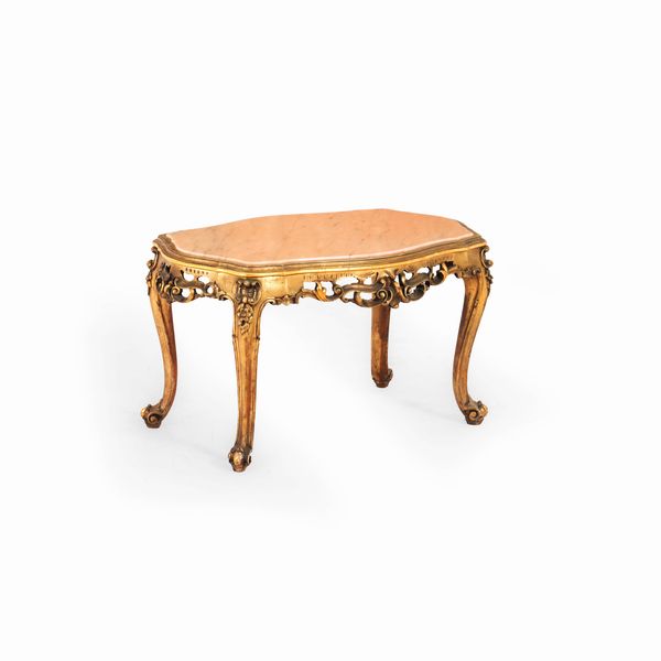 Tavolino da salotto in legno intagliato e dorato  - Asta Antiquariato - Associazione Nazionale - Case d'Asta italiane