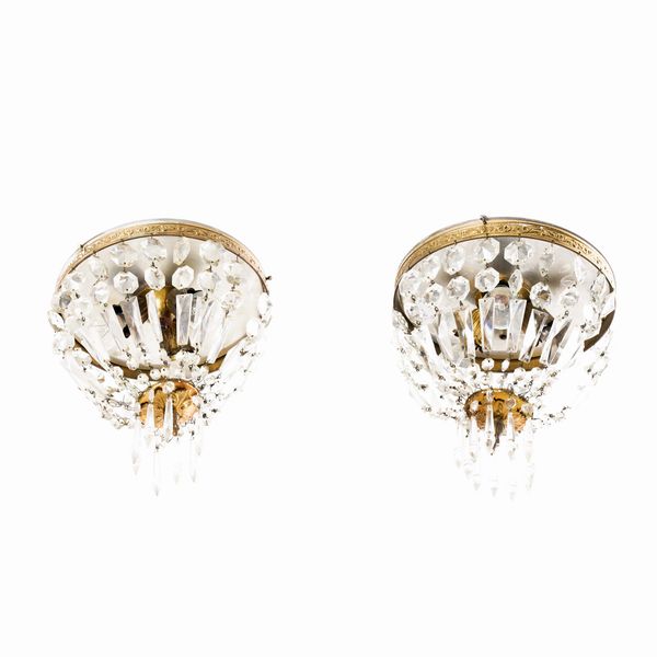 Due lampadari in metallo dorato e cristalli  - Asta Antiquariato - Associazione Nazionale - Case d'Asta italiane