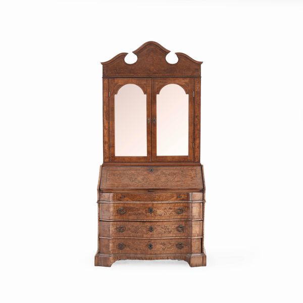 Cassettone con alzata lastronato e intarsiato. (elementi antichi)  - Asta Antiquariato - Associazione Nazionale - Case d'Asta italiane