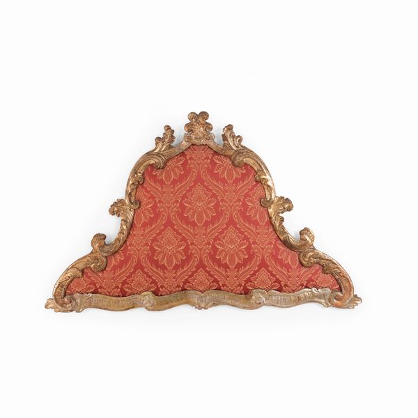 Testiera da letto in legno intagliato e dorato. XVIII secolo  - Asta Antiquariato - Associazione Nazionale - Case d'Asta italiane