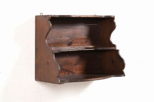 Piccola piattaia pensile in legno  - Asta Antiquariato - Associazione Nazionale - Case d'Asta italiane