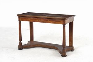 Coppia di consolles in legno intagliato. XIX secolo  - Asta Antiquariato - Associazione Nazionale - Case d'Asta italiane