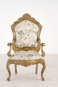 Poltrona in legno intagliato e dorato. XVIII secolo  - Asta Antiquariato - Associazione Nazionale - Case d'Asta italiane