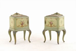 Camera da letto in legno dipinto. XX secolo  - Asta Antiquariato - Associazione Nazionale - Case d'Asta italiane