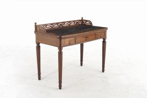 Scrittoio in noce. XIX secolo  - Asta Antiquariato - Associazione Nazionale - Case d'Asta italiane