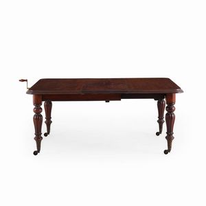 Tavolo allungabile in mogano. Inghilterra XIX secolo  - Asta Antiquariato - Associazione Nazionale - Case d'Asta italiane