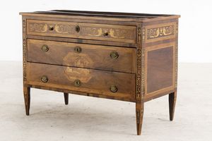 Cassettone Luigi XVI lastronato e intarsiato. Fine del XVIII secolo  - Asta Antiquariato - Associazione Nazionale - Case d'Asta italiane