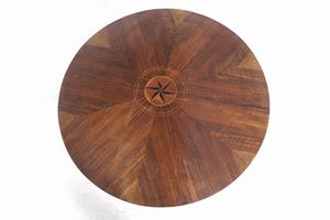 Tavolo tondo con piano lastronato e intarsiato. XIX secolo  - Asta Antiquariato - Associazione Nazionale - Case d'Asta italiane