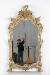 Salotto in stile settecentesco in legno intagliato, laccato e dorato  - Asta Antiquariato - Associazione Nazionale - Case d'Asta italiane