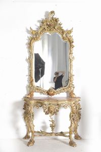 Salotto in stile settecentesco in legno intagliato, laccato e dorato  - Asta Antiquariato - Associazione Nazionale - Case d'Asta italiane