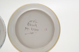 Un tagliere bianco e blu albisola e alzatina albisola  - Asta Antiquariato - Associazione Nazionale - Case d'Asta italiane