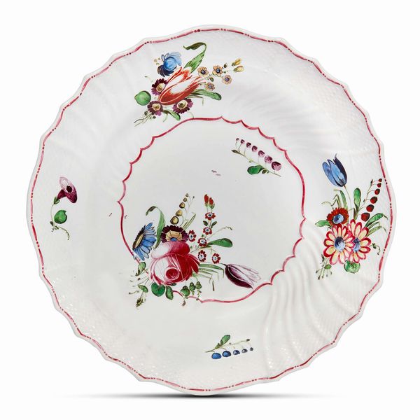 PIATTO, DOCCIA, MANIFATTURA GINORI, FINE SECOLO XVIII  - Asta CERAMICA. MAIOLICHE E PORCELLANE DAL RINASCIMENTO ALL'OTTOCENTO - Associazione Nazionale - Case d'Asta italiane