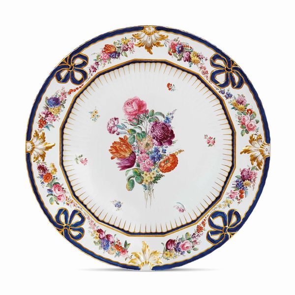 GRANDE PIATTO, DOCCIA, MANIFATTURA DI GINORI, 1785 CIRCA  - Asta CERAMICA. MAIOLICHE E PORCELLANE DAL RINASCIMENTO ALL'OTTOCENTO - Associazione Nazionale - Case d'Asta italiane