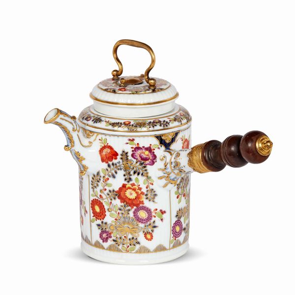 CIOCCOLATIERA, MANIFATTURA DI MEISSEN, 1725-1730  - Asta CERAMICA. MAIOLICHE E PORCELLANE DAL RINASCIMENTO ALL'OTTOCENTO - Associazione Nazionale - Case d'Asta italiane