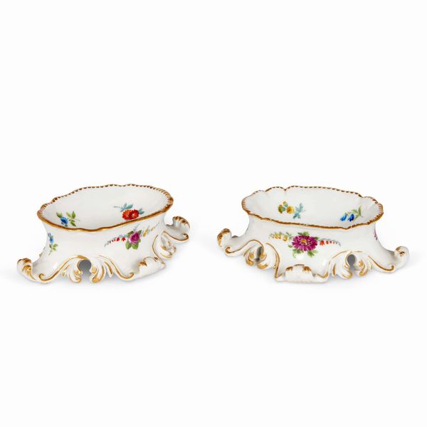 COPPIA DI SALIERE, MANIFATTURA DI MEISSEN, 1763-1774  - Asta CERAMICA. MAIOLICHE E PORCELLANE DAL RINASCIMENTO ALL'OTTOCENTO - Associazione Nazionale - Case d'Asta italiane