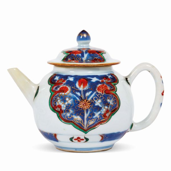 TEIERA, CINA, 1770 CIRCA  - Asta CERAMICA. MAIOLICHE E PORCELLANE DAL RINASCIMENTO ALL'OTTOCENTO - Associazione Nazionale - Case d'Asta italiane