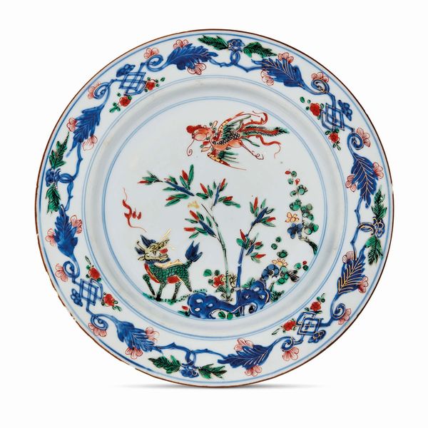 PIATTO, CINA, PERIODO KANG-HSI (1661-1722)  - Asta CERAMICA. MAIOLICHE E PORCELLANE DAL RINASCIMENTO ALL'OTTOCENTO - Associazione Nazionale - Case d'Asta italiane