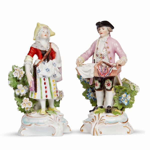 COPPIA DI FIGURE, INGHILTERRA, SECOLO XIX  - Asta CERAMICA. MAIOLICHE E PORCELLANE DAL RINASCIMENTO ALL'OTTOCENTO - Associazione Nazionale - Case d'Asta italiane