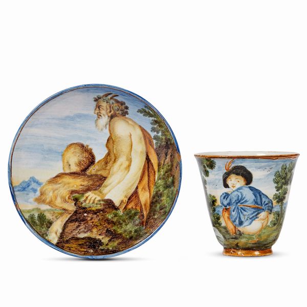 TAZZA E PIATTINO, CASTELLI, METÀ SECOLO XVIII  - Asta CERAMICA. MAIOLICHE E PORCELLANE DAL RINASCIMENTO ALL'OTTOCENTO - Associazione Nazionale - Case d'Asta italiane