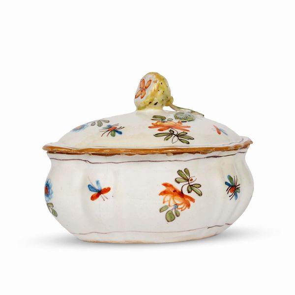 ZUCCHERIERA, MILANO O LOMBARDIA, 1760-1770  - Asta CERAMICA. MAIOLICHE E PORCELLANE DAL RINASCIMENTO ALL'OTTOCENTO - Associazione Nazionale - Case d'Asta italiane