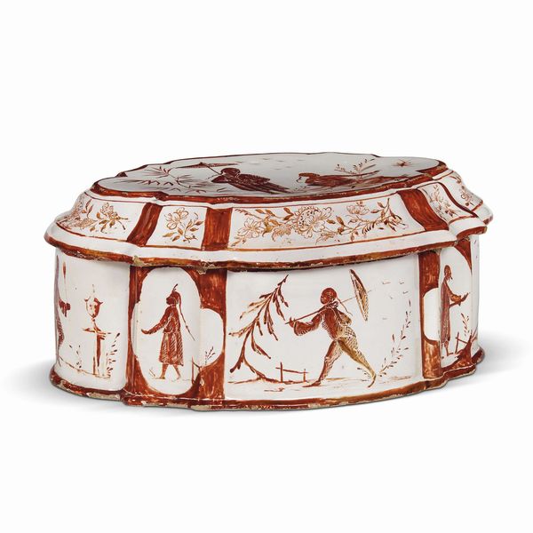 SCATOLA POLILOBATA, MILANO, SECOLO XIX (?)  - Asta CERAMICA. MAIOLICHE E PORCELLANE DAL RINASCIMENTO ALL'OTTOCENTO - Associazione Nazionale - Case d'Asta italiane
