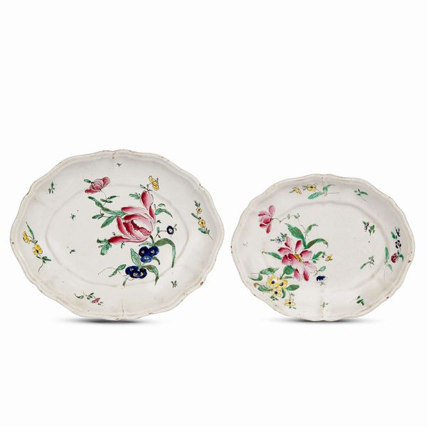 DUE VASSOI, LODI, MANIFATTURA FERRETTI, 1780-1790  - Asta CERAMICA. MAIOLICHE E PORCELLANE DAL RINASCIMENTO ALL'OTTOCENTO - Associazione Nazionale - Case d'Asta italiane