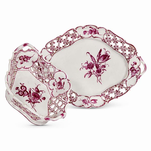 CESTINO E PRESENTATOIO, STRASBURGO, FINE DEL SECOLO XVIII  - Asta CERAMICA. MAIOLICHE E PORCELLANE DAL RINASCIMENTO ALL'OTTOCENTO - Associazione Nazionale - Case d'Asta italiane