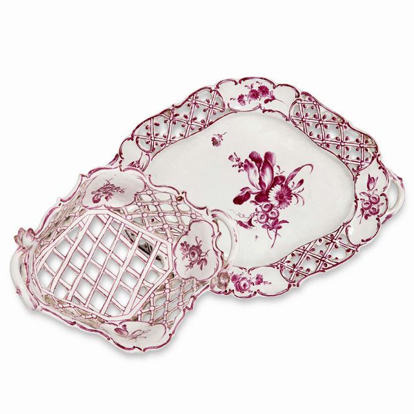 CESTINO E PRESENTATOIO, NIEDERVILLER, FINE SECOLO XVIII  - Asta CERAMICA. MAIOLICHE E PORCELLANE DAL RINASCIMENTO ALL'OTTOCENTO - Associazione Nazionale - Case d'Asta italiane