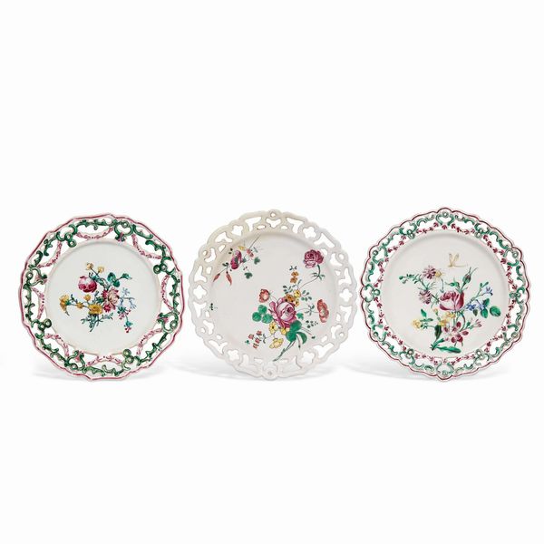 COPPIA DI PIATTI, MARSIGLIA, MANIFATTURA VEUVE PERRIN, 1790 CIRCA  - Asta CERAMICA. MAIOLICHE E PORCELLANE DAL RINASCIMENTO ALL'OTTOCENTO - Associazione Nazionale - Case d'Asta italiane