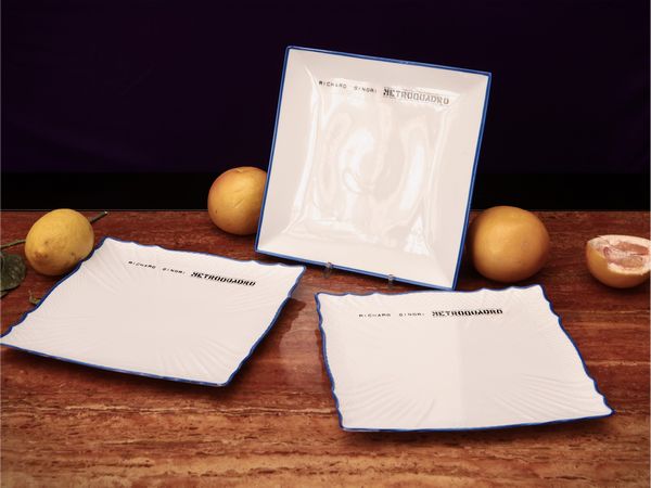 Tre piatti in porcellana, serie Metroquadro, Paola Navone per Richard Ginori  - Asta La casa moderna - Associazione Nazionale - Case d'Asta italiane