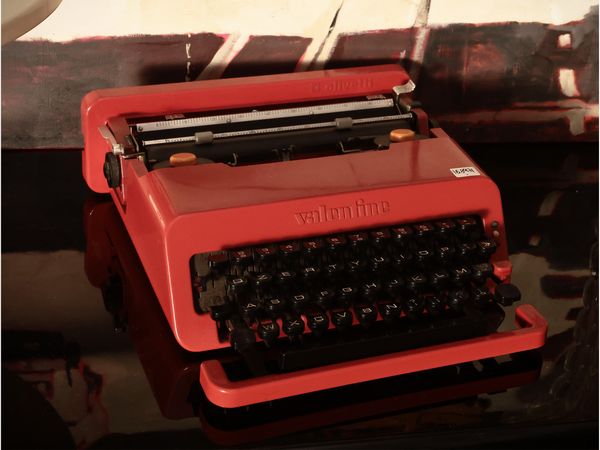 Macchina da scrivere Valentine, Ettore Sottsass per Olivetti  - Asta La casa moderna - Associazione Nazionale - Case d'Asta italiane