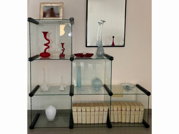 Scaffalatura in cristallo e tek, A. C. Licata e M. Calderoni Baradino, Cantieri Magugliani  - Asta La casa moderna - Associazione Nazionale - Case d'Asta italiane