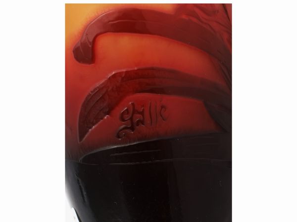 Émile Gallé : Vaso di forma affusolata in vetro doppio a cammeo, 1900 circa  - Asta La casa moderna - Associazione Nazionale - Case d'Asta italiane