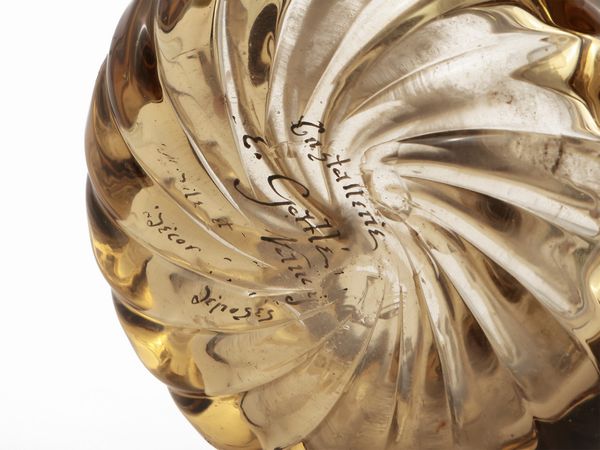 Émile Gallé : Vasetto conchiglia in vetro soffiato color ambra tendente al verde, 1890 circa  - Asta La casa moderna - Associazione Nazionale - Case d'Asta italiane