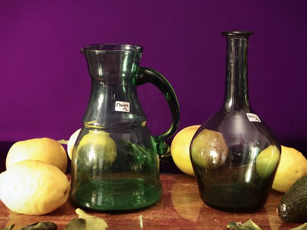 Una brocca ed una fisca in vetro verde di Empoli  - Asta La casa moderna - Associazione Nazionale - Case d'Asta italiane