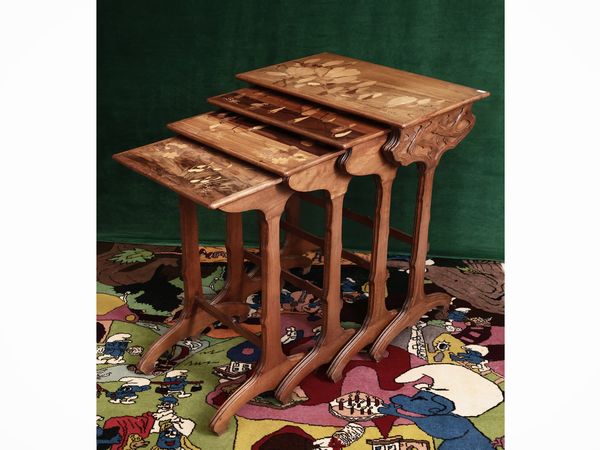 Émile Gallé : Quattro tavolini a nido  - Asta La casa moderna - Associazione Nazionale - Case d'Asta italiane