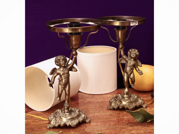 Coppia di lumi da tavolo in metallo  - Asta La casa moderna - Associazione Nazionale - Case d'Asta italiane