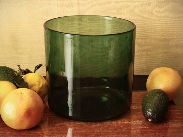 Grande vaso cilindrico in vetro verde di Empoli  - Asta La casa moderna - Associazione Nazionale - Case d'Asta italiane