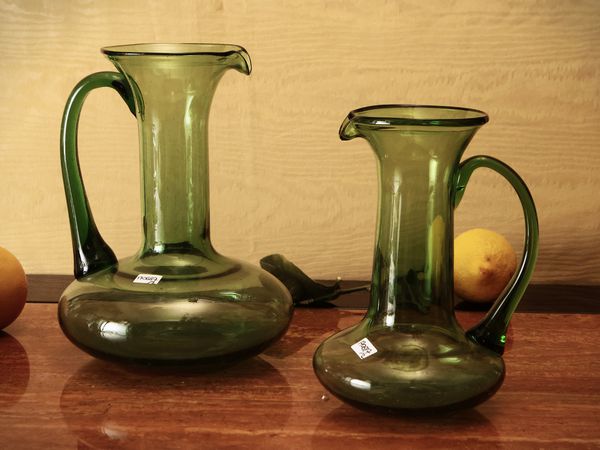 Coppia di grandi vasi a brocca in vetro verde di Empoli  - Asta La casa moderna - Associazione Nazionale - Case d'Asta italiane