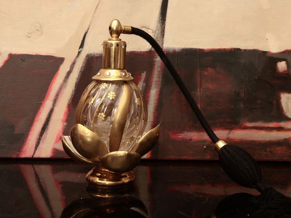 Bottiglia porta profumo, Manifattura Mangani  - Asta La casa moderna - Associazione Nazionale - Case d'Asta italiane