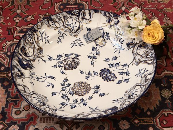 Grance vassoio in policroma, Manifattura Mangani  - Asta La casa moderna - Associazione Nazionale - Case d'Asta italiane