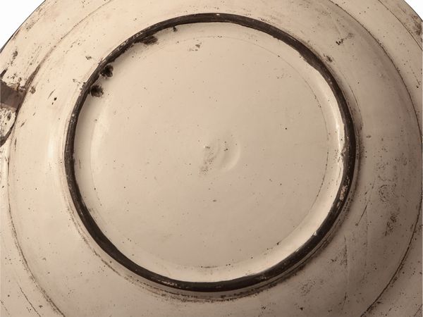 Piatto da parata in ceramica smaltata  - Asta La casa moderna - Associazione Nazionale - Case d'Asta italiane