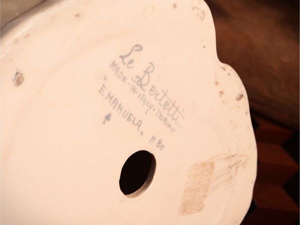Figura in ceramica smaltata Emanuela, Le Bertetti  - Asta La casa moderna - Associazione Nazionale - Case d'Asta italiane