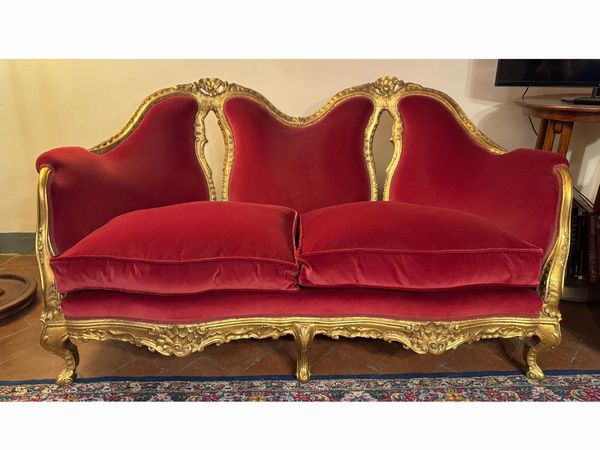 Divano in legno intagliato e dorato  - Asta La casa moderna - Associazione Nazionale - Case d'Asta italiane