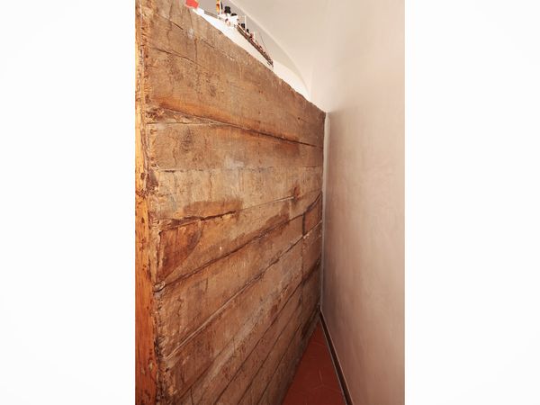 Armadio rustico in legno tenero  - Asta La casa moderna - Associazione Nazionale - Case d'Asta italiane